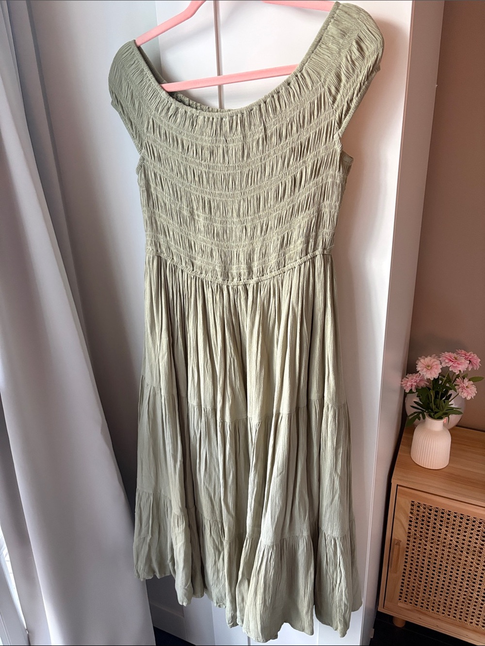 NWOT OAK + FORT Olive Green Smocked Cap-Sleeve Midi Dress sz S - Picture 5 of 6